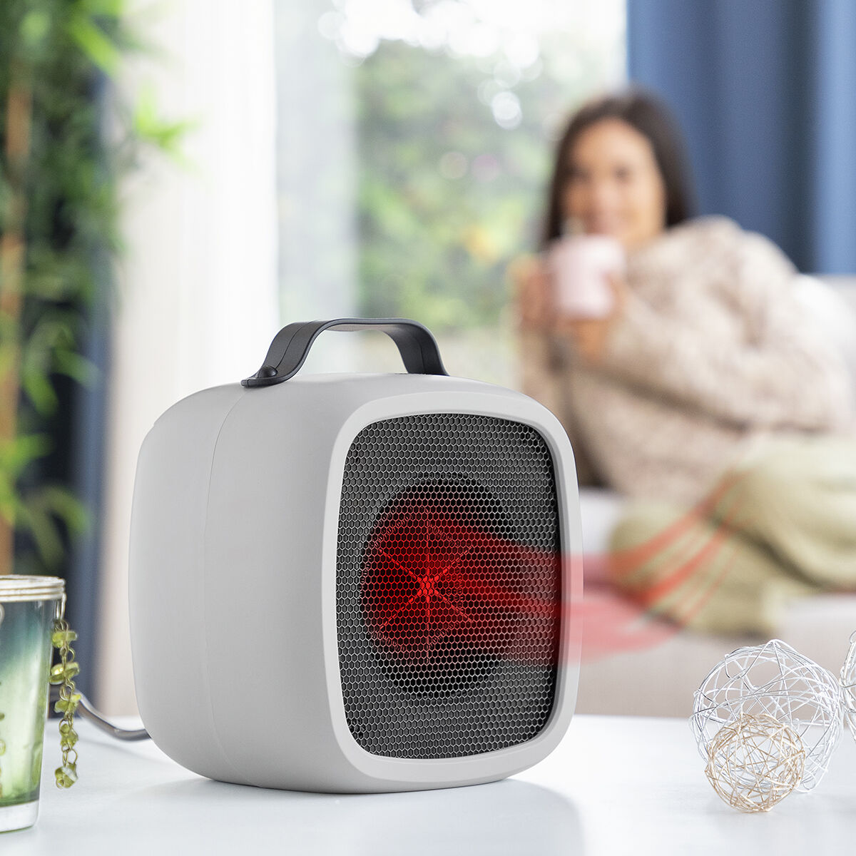 Mini Încălzitor Electric Portabil Bliwarm InnovaGoods 500W cu Mâner și Protecție la Supraincălzire