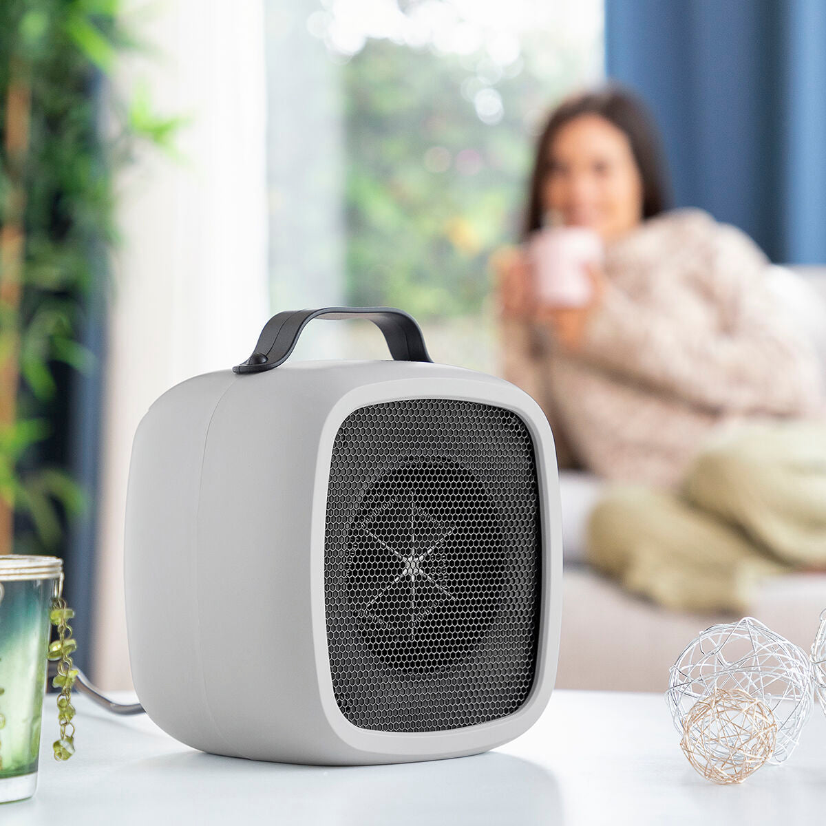 Mini Încălzitor Electric Portabil Bliwarm InnovaGoods 500W cu Mâner și Protecție la Supraincălzire