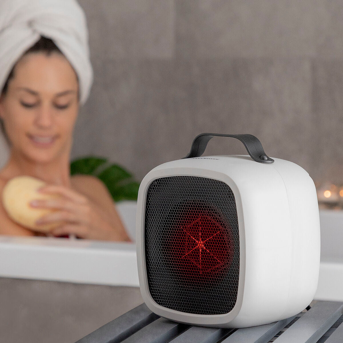 Mini Încălzitor Electric Portabil Bliwarm InnovaGoods 500W cu Mâner și Protecție la Supraincălzire
